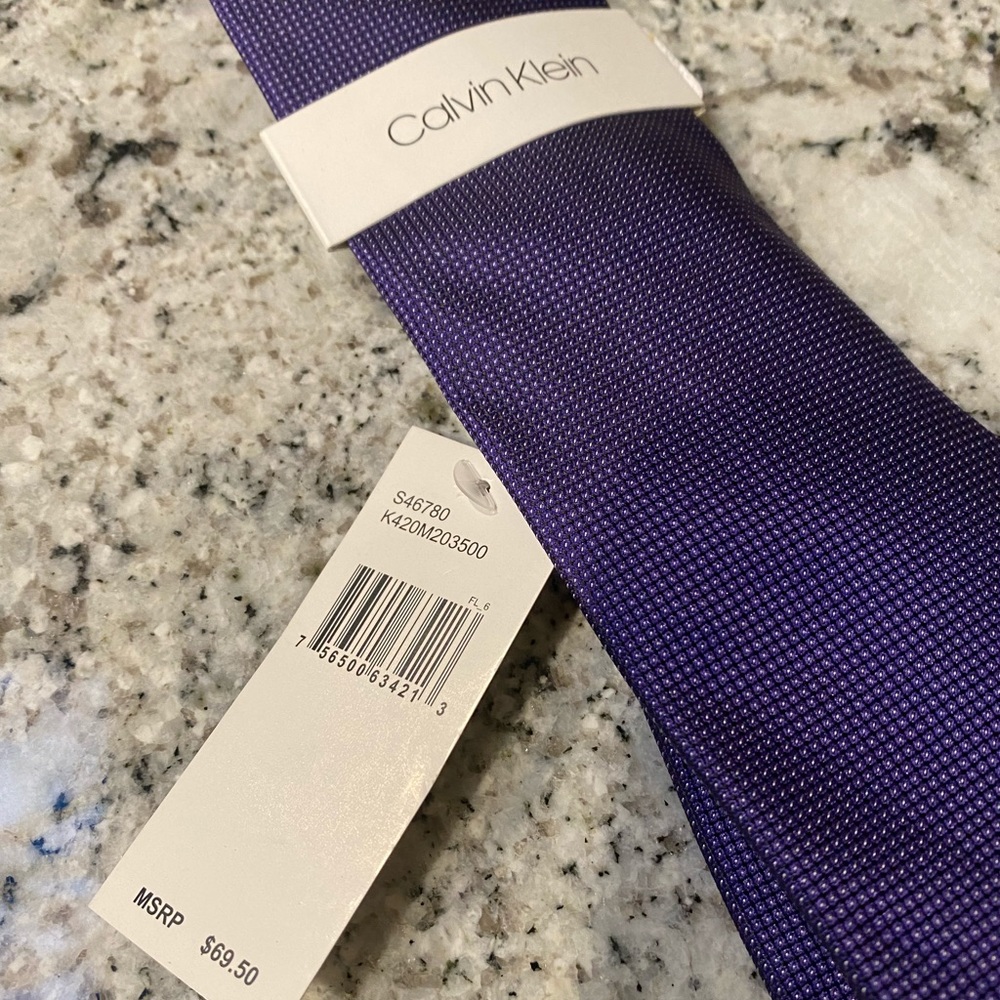 BNWT Men's Calvin Klein Purple Tie